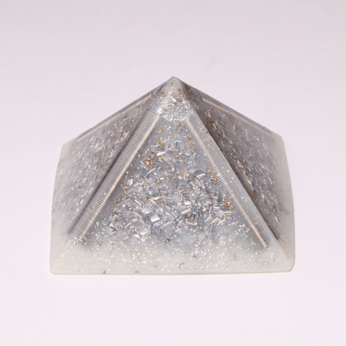 오르고나이트피라미드 4.8cmCrystal Fantasy
