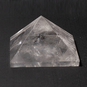 백수정피라미드 - 6.9cmCrystal Fantasy
