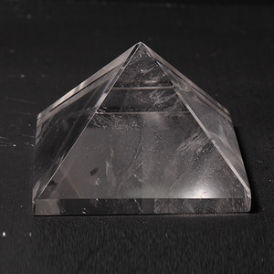 백수정피라미드 - 6.5cmCrystal Fantasy